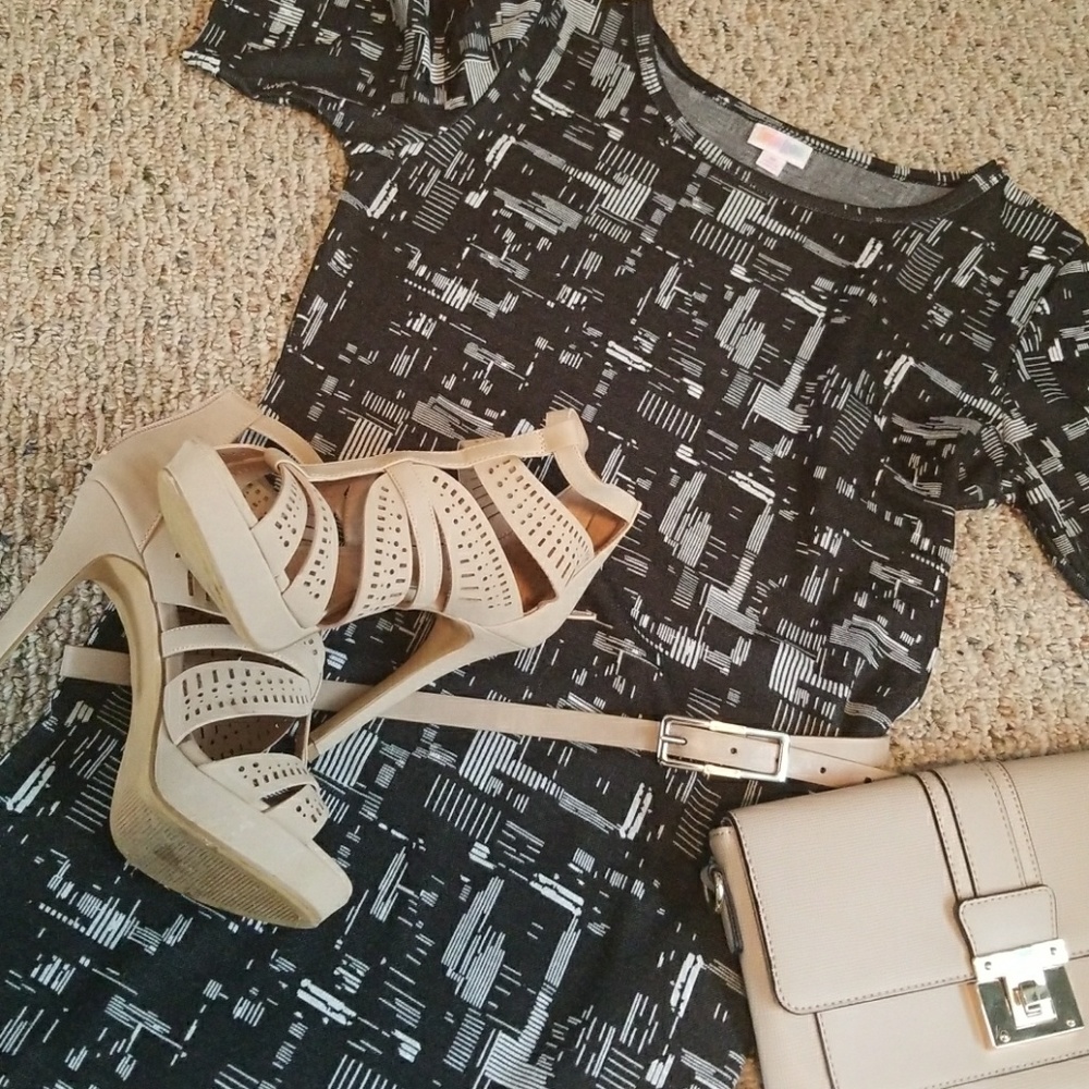 Gorgeous LulaRoe Julia GUC